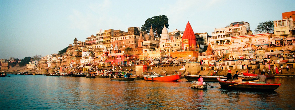 Viaje Espiritual a orillas del Ganges Viaje Espiritual a orillas del Ganges